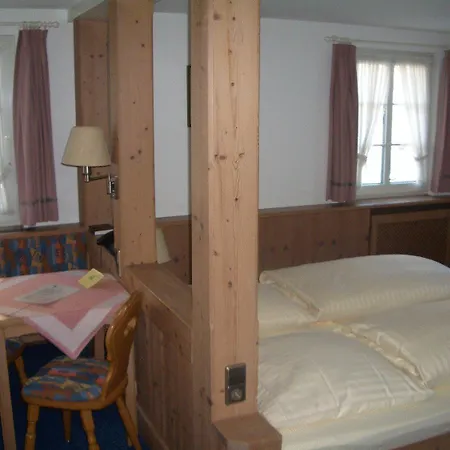 ゲストハウス Zur Sonne 3*