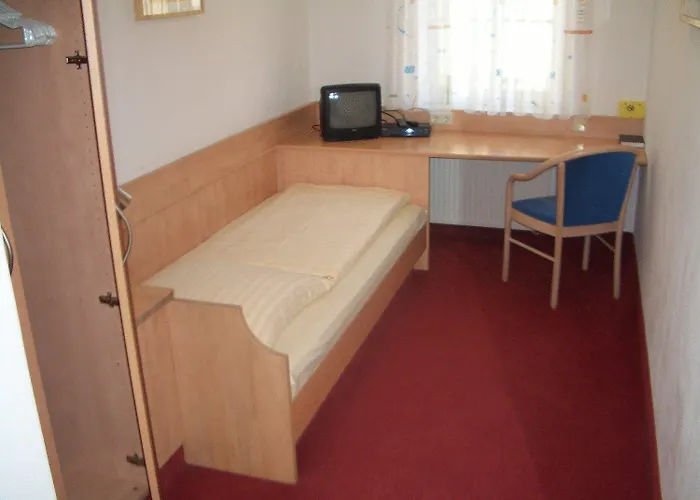 Pensionat Zur Sonne 3*